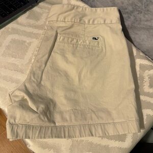 Vineyard Vines Women's Tan Flat Front Shorts